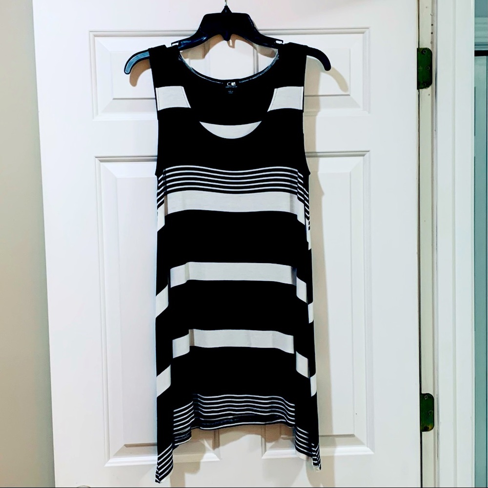 Cable & Gauge black and white sleeveless stripped tunic NWOT